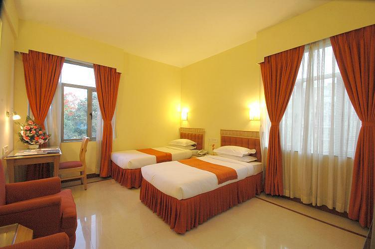 The Senator Hotel Calcutta Eksteriør billede